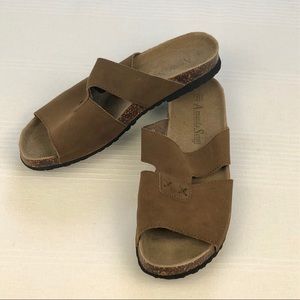 Amanda Scott Carey Leather Slip on Sandals. Size 6